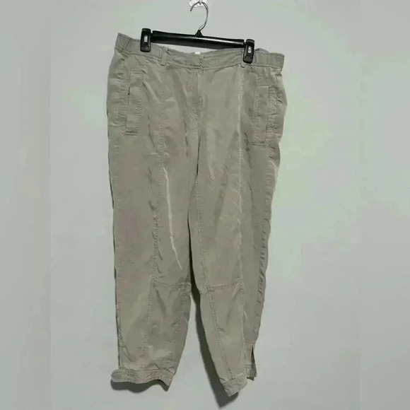 Eileen Fisher Women Sz M Tencel Pull On Cropped Gray Pants with pockets - Picture 1 of 5